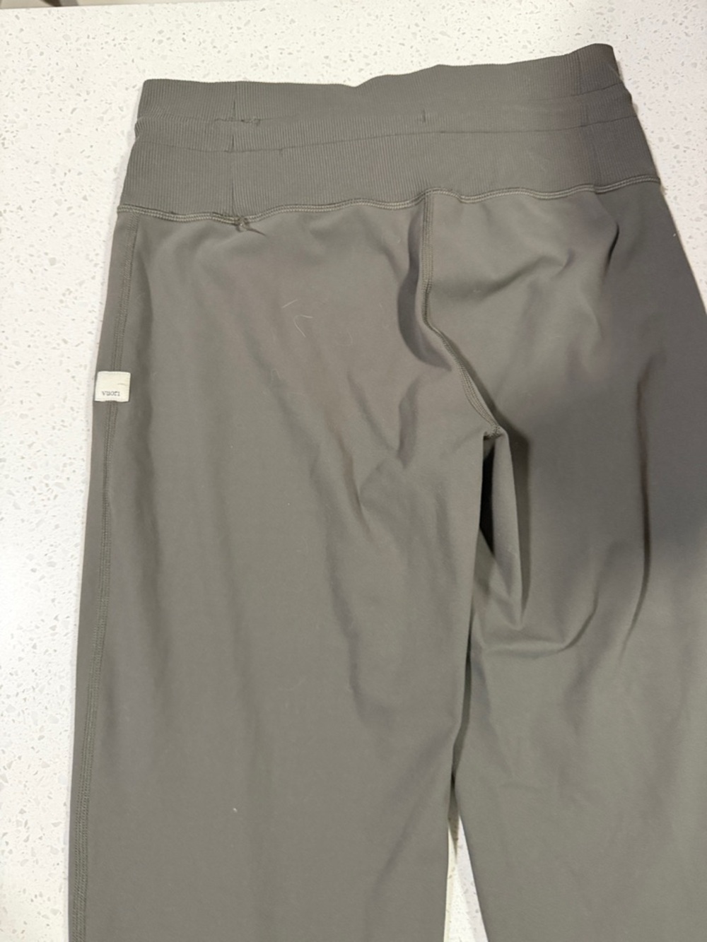 Vuori Olive Green High-Rise Leggings - Picture 2 of 3